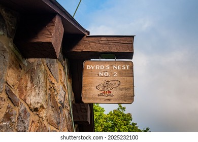 Byrds Nest Trail Shelter Sign, Hawksbill Mountain Summit, Shenandoah National Park, Virginia, USA