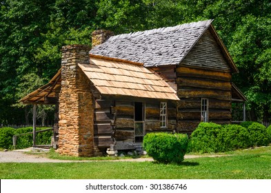 1,251 Smoky mountains cabin Images, Stock Photos & Vectors | Shutterstock