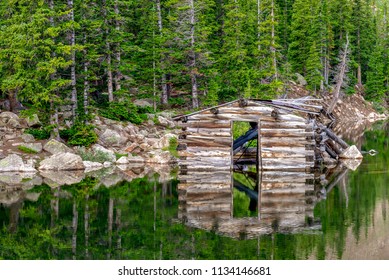 Cabin Woods Lake Images Stock Photos Vectors Shutterstock