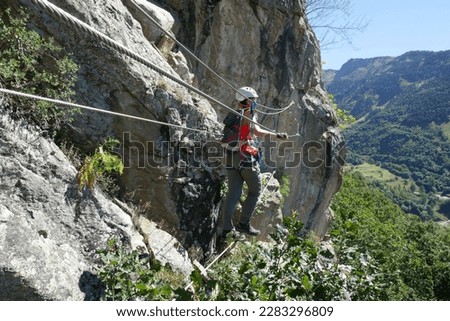 Cable bridge in via ferrata