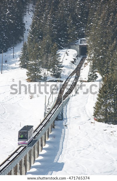 Cable car transportation in the car free\
village of Murren,\
Switzerland.