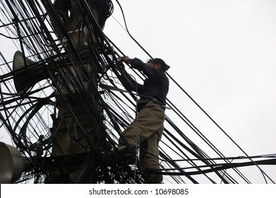 Cable Guy Fixing Cable