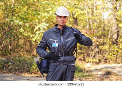 Cable Guy Holding Optical Cable