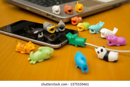 Cable Protector For IPhone Lightings With Cute Animal Design Dog Chamaleon Tiger Whale Dolphin Penguin Bear Panda Polar Bear Clown Fish 