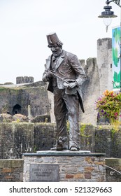 Caerphilly,Wales - October 16, 2015: Statue Of Tommy Cooper In Caerphilly, Wales.