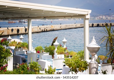 Cafe By The Sea. Cafe Del Mar