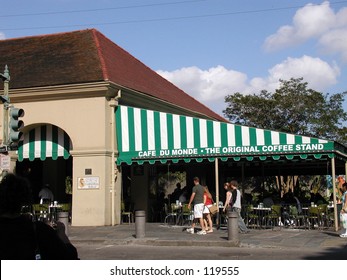 Cafe Du Monde', Decatur Street Scene, New Orleans, Louisiana