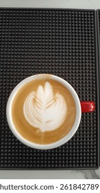 cafelatte with art wings tulip