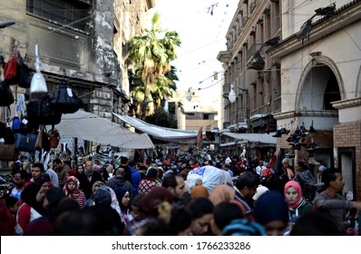 Cairo, Egypt, 2018.02.08 Ataba Street In Cairo. View Of A Crowd Of People And Sales Mens In Ataba, Downtown Cairo. Market Street In Cairo