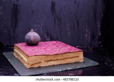 cake with figs