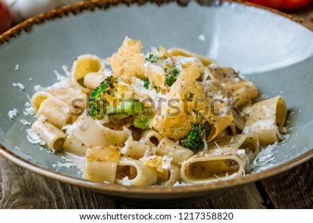calamarata with broccoli