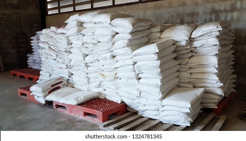 Calcium Hydroxide Or Lime In White Bags