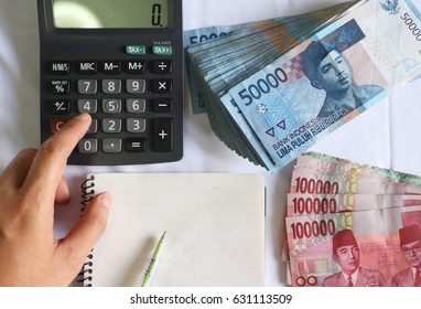 Calculate Money, Indonesia Currency, Economy 