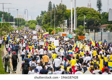 Cali, Valle Del Cauca, Colombia - April 28 Of 2021: A Lot Of People Walking Peaceful In The March.