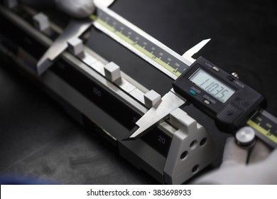 calibration digital vernier with caliper checker