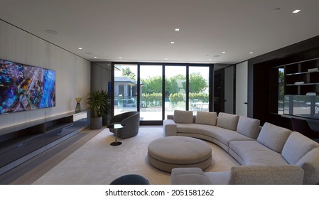 California, 2 October 2021: Spacious Big Living Room Of Luxurious Estate With Wooden Elements. Modern Mansion Interior With With A New Stylish Furniture Design Concept For Residential Home.