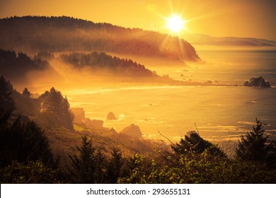 California Coastal Sunset. Shoreline Between Crescent City And Eureka In Northern California, United States. Scenic Sunset.