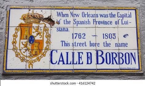 Calle Borbon - Famous Bourbon street in New Orleans French Quarter - NEW ORLEANS, LOUISIANA - APRIL 18, 2016 