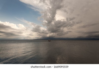 嵐の前の平静 Images Stock Photos Vectors Shutterstock