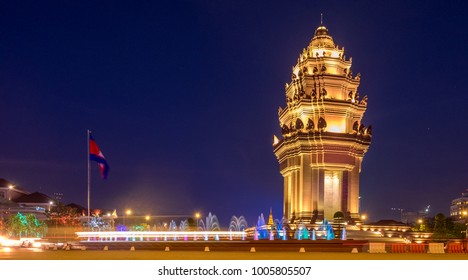 The Cambodia Independence Monument In Phnom Penh At Night