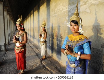 Cambodian Greeting Style