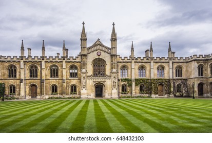 CAMBRIDGE, UK - APR 16, 2017: Courtyard Of The Corpus Christi College, Is One Of The Ancient Colleges In The University Of Cambridge Founded In 1352.