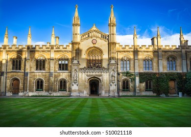 CAMBRIDGE, UK - NOVEMBER 4, 2016: Courtyard Of The Corpus Christi College, Is One Of The Ancient Colleges In The University Of Cambridge Founded In 1352.