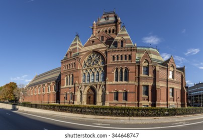 CAMBRIDGE, USA - NOVEMBER 10: Panorama Of The Harvard University's Campus In Cambridge, MA, USA Showcasing Its Historic Architecture, Gardens And Students Passing By On November 10, 2015.