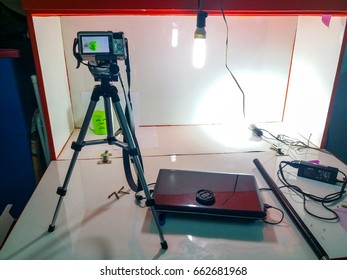 The camera in a low-light nightmare requires light from an electric lamp.