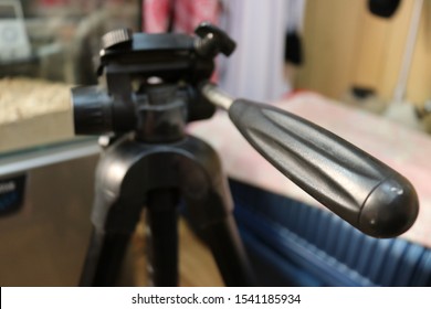 camera tri pod close up
