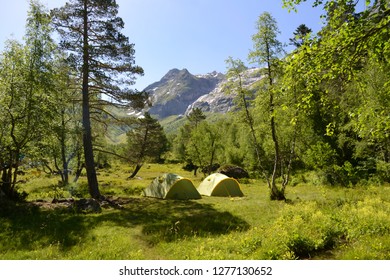 
Camp in the mountains