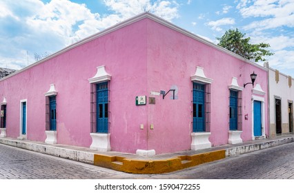 Campeche , Mexico - April 10,  2017: Pink Colonial Building On A Street Corner In Campeche, A Small Town On Yucatan Peninsula In Mexico.