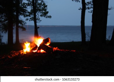 Campfire On Toledo  Bend