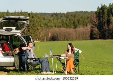 Camping Car Happy Young Couple Enjoy Picnic Sunny Countryside