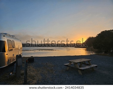 Camping on the ocean Airstream 