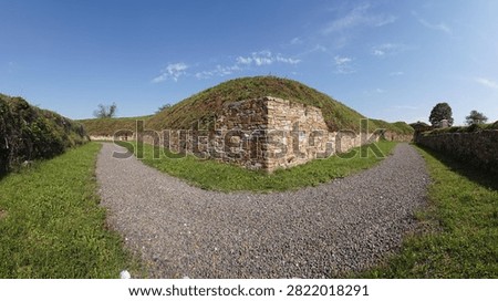 It can be assumed that some kind of fortification was built on the site of the later passes in the 14th century. In 1474, King Matthias Corvinus had a road built through the pass with the permission of the Piasts of Cieszyn themselves.
The importance of the road increased even more in 1494, when Slovak copper began to be transported through it by foreman wagons to Wrocław and further to Gdańsk. In 1529, when there was a threat of an invasion by Turkish troops, fortifications began to be built here. Thus, passes were created, the defense of which was entrusted to the so-called chosen ones. They were highlanders from the surrounding villages who enjoyed certain privileges for their services on the Cieszyn-Hungarian border.