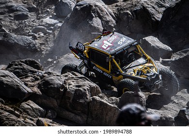 Can Am Going Through The Rocks At King Of The Hammers