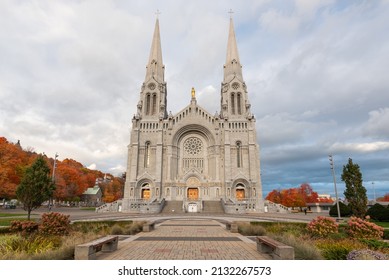 Sainte-Anne-de-Beaupré, Québec, Canada – 17 October 2021 : The Basilica Dedicated To St Anne Of The Sainte-Anne-de-Beaupré (Quebec, Canada).