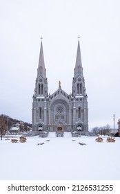 Saint-Anne-de-Beaupré, Québec, Canada – 29 January 2022 : The Basilica Dedicated To St Anne Of The Sainte-Anne-de-Beaupré (Quebec, Canada).