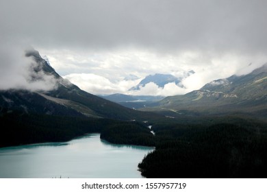 Canada, Banff National Park, Pyeto Lake 