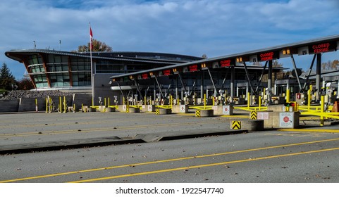 Canada Border Crossing Closed Signs Covid Pandemic