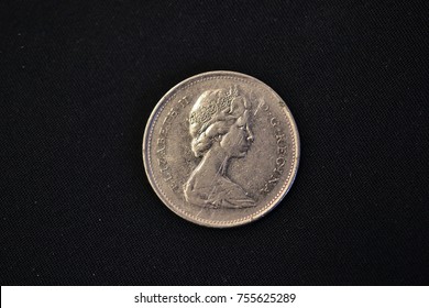 Canadian Quarter, Front