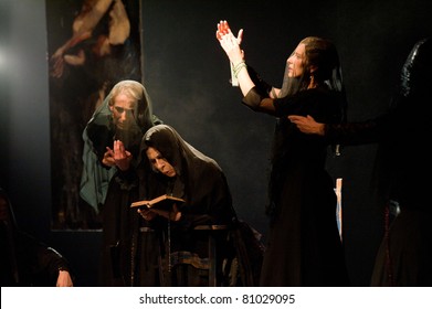 La Casa De Bernarda Alba Images Stock Photos Vectors Shutterstock