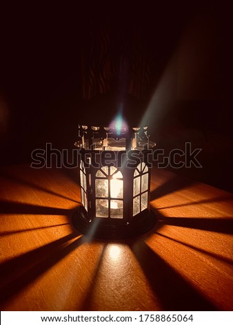 Candle light table images, Metal hanging candle holder, the evening candle light, lights, the night candle light, shadow light,alone night.