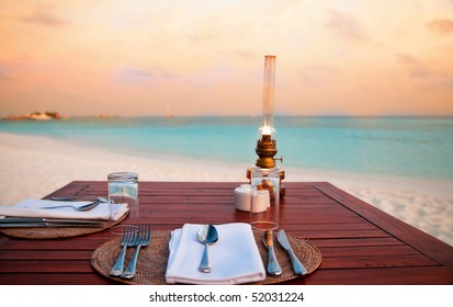 candlelight dinner at the beach