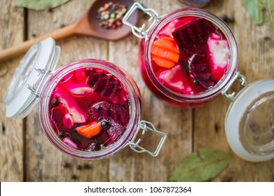Canned vegetables (marinated cabbage with beetroot)