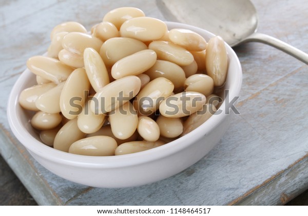 cannellini beans in\
dish