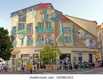 Cannes, France - August 6, 2013: The Mural Called 'Cinéma-Cannes' Was Painted On A Wall Next To The Bus Station 