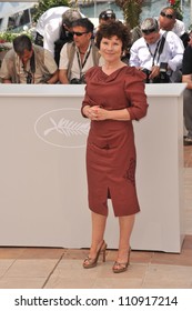 CANNES, FRANCE - MAY 16, 2009: Imelda Staunton At The Photocall For Her New Movie 