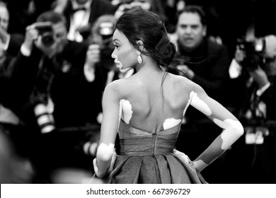 CANNES, FRANCE - MAY 18: Winnie Harlow attends the 'Loveless' premiere during the 70th Cannes Film Festival on May 18, 2017 in Cannes, France.